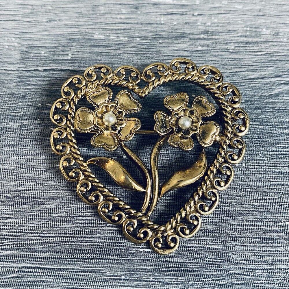 Vintage Faux Pearl Goldtone Filigree Heart Brooch Pin